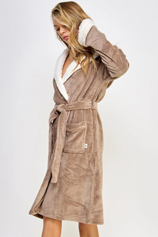 2482 Sydney Robe